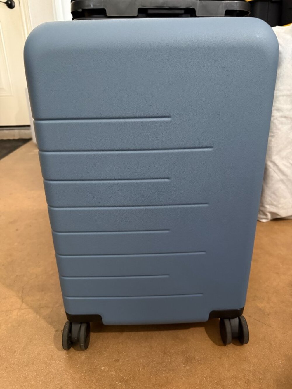 Quince Small Carry-On Suitcase Blue - Picture 5 of 8